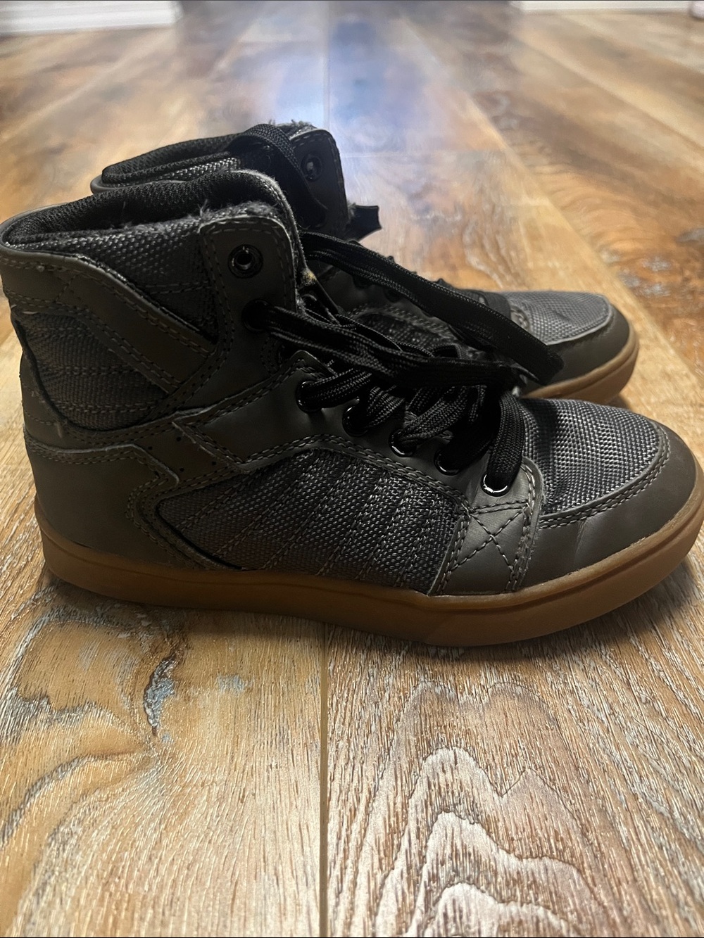 art class Black High-Top Kids Sneakers with Gum Sole